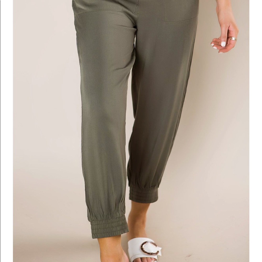 COPY - Olive joggers - size Large, NWT